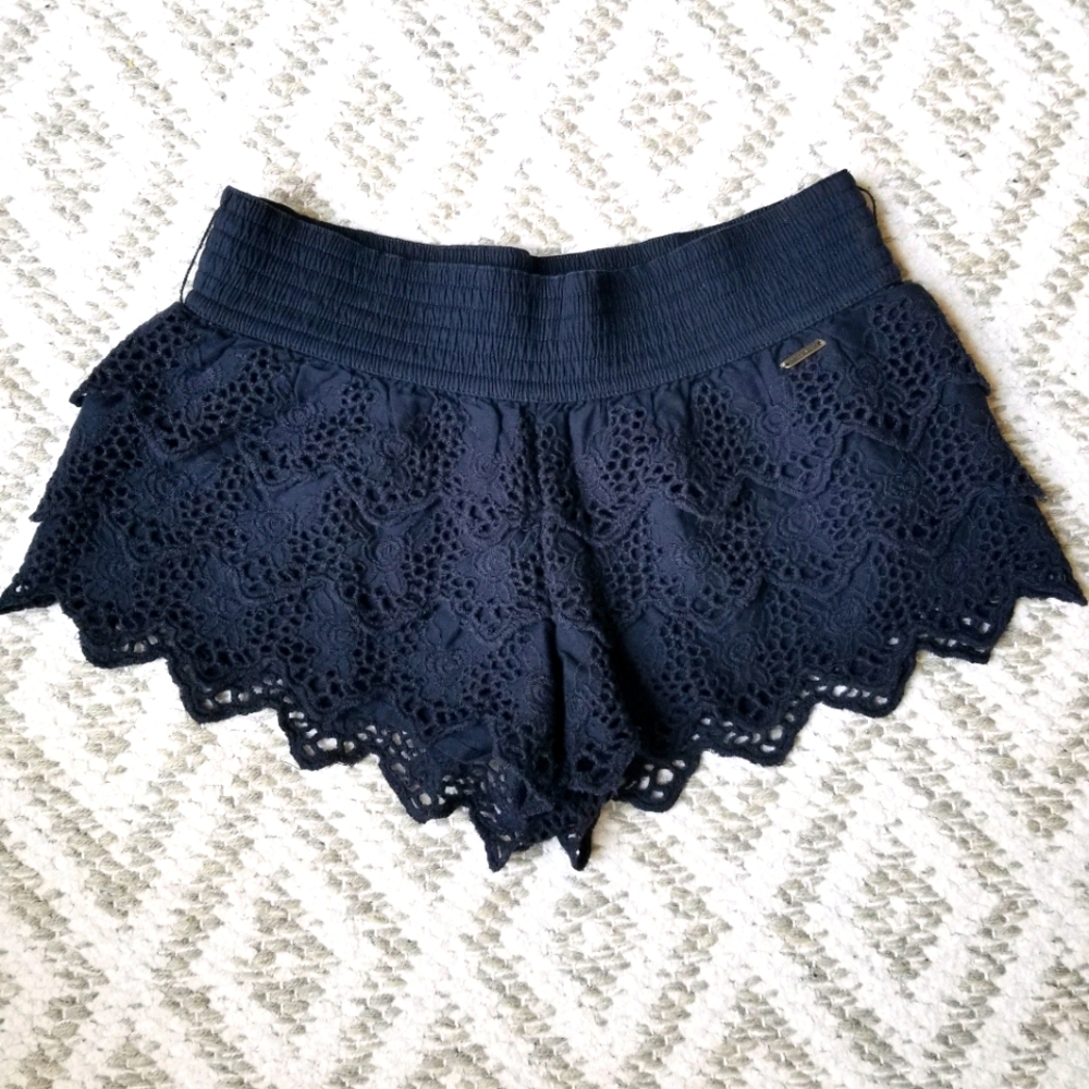 Hollister Navy Lined Crochet XS Shorts